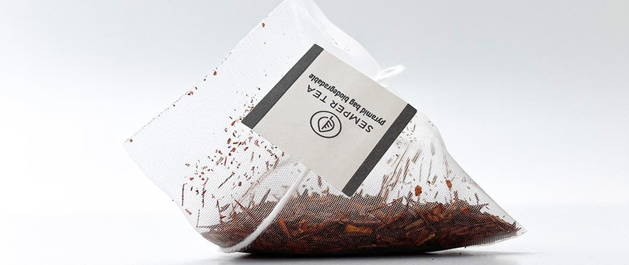 A soothing rooibos and cinnamon infusion, ideal for wellness environments