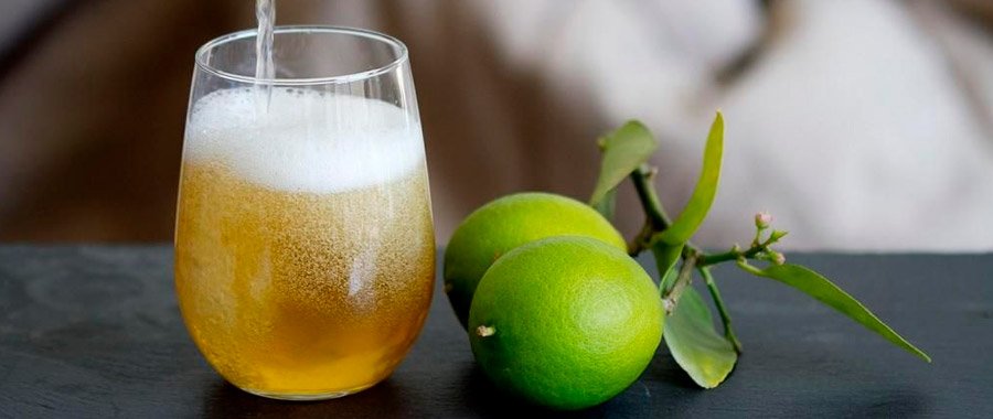 Genmaicha Spritz 0,0 con piel de naranja