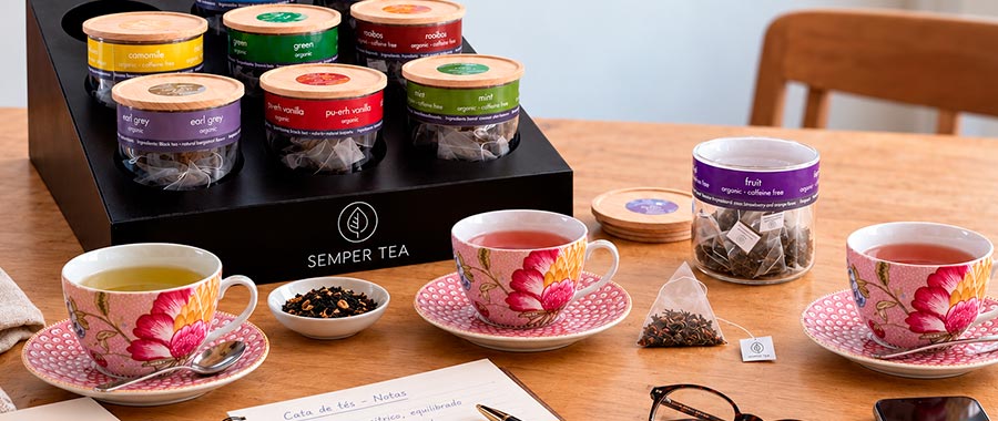 Probar juntos ayuda a encontrar las palabras que después compartimos con el cliente. Cata de té Semper Tea para profesionales de cafetería